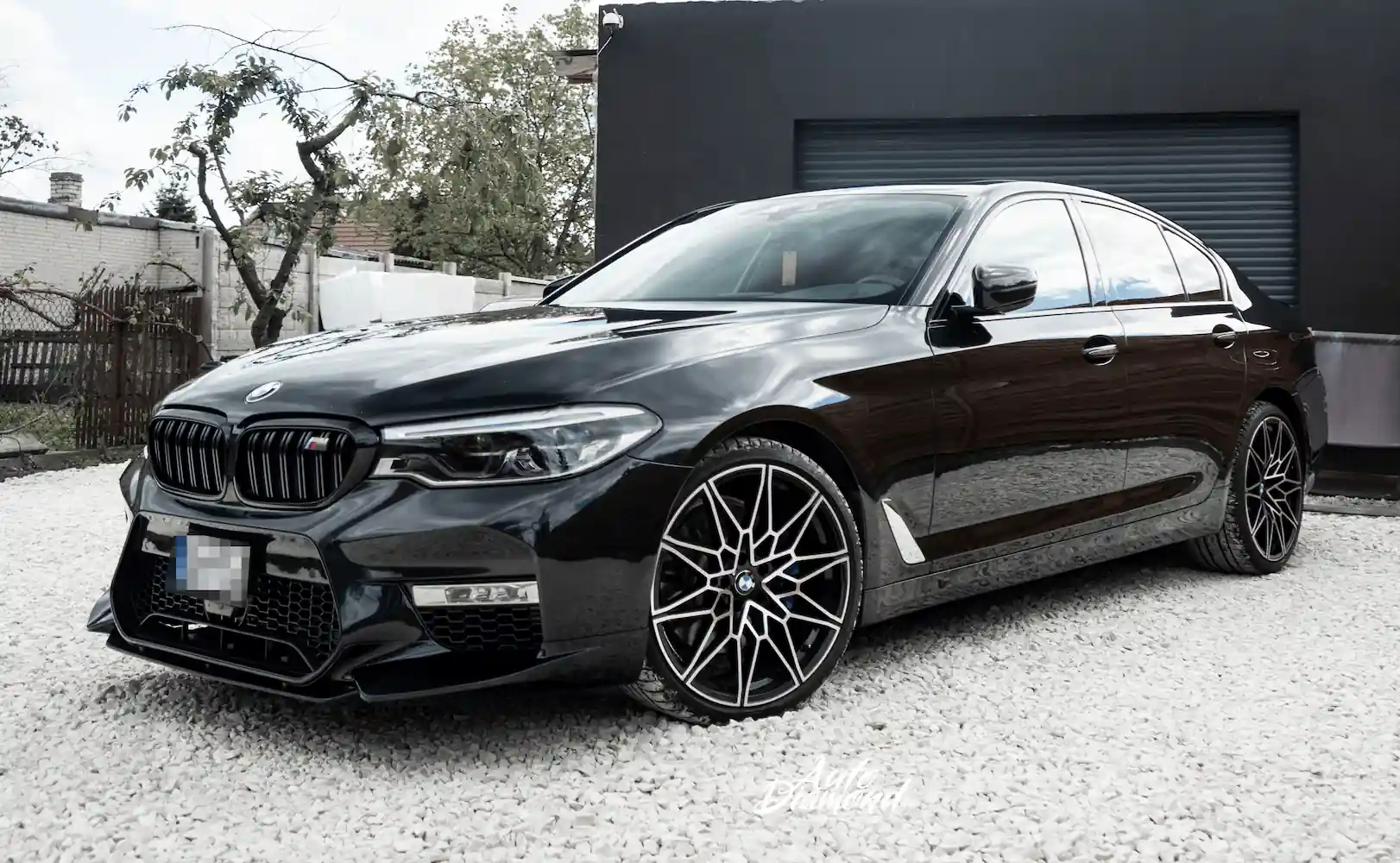 Czarne BMW Seria 5 M-Sport po pełnym dechromie - Auto Diamond