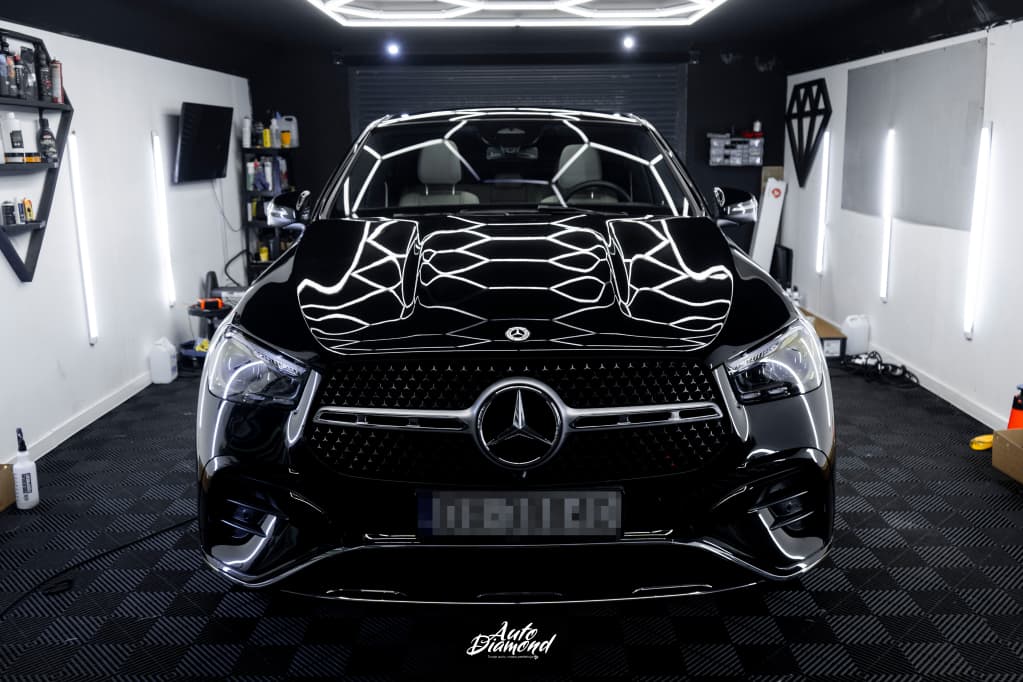 Mercedes GLE w trakcie montażu folii PPF - Auto Diamond